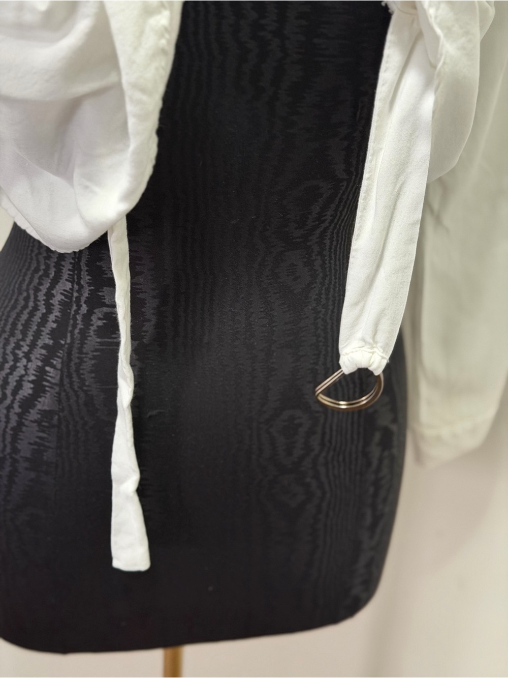 Women's White Button-Down Shirt with Point Collar size M - Picture 4 of 8